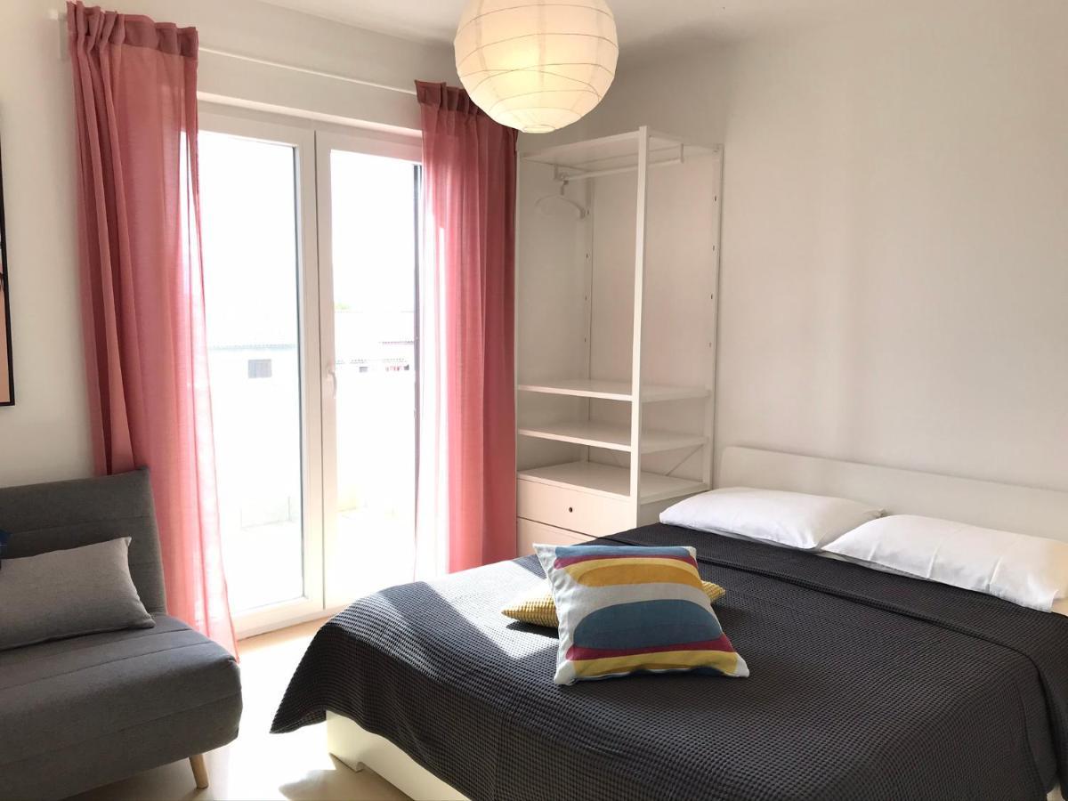 Apartments Renata Pinezići Екстериор снимка