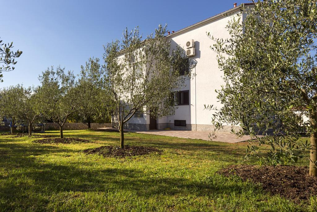 Apartments Renata Pinezići Екстериор снимка
