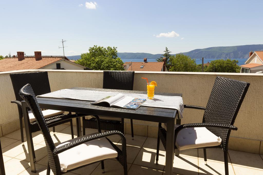 Apartments Renata Pinezići Екстериор снимка