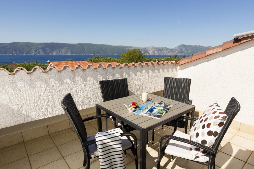 Apartments Renata Pinezići Екстериор снимка