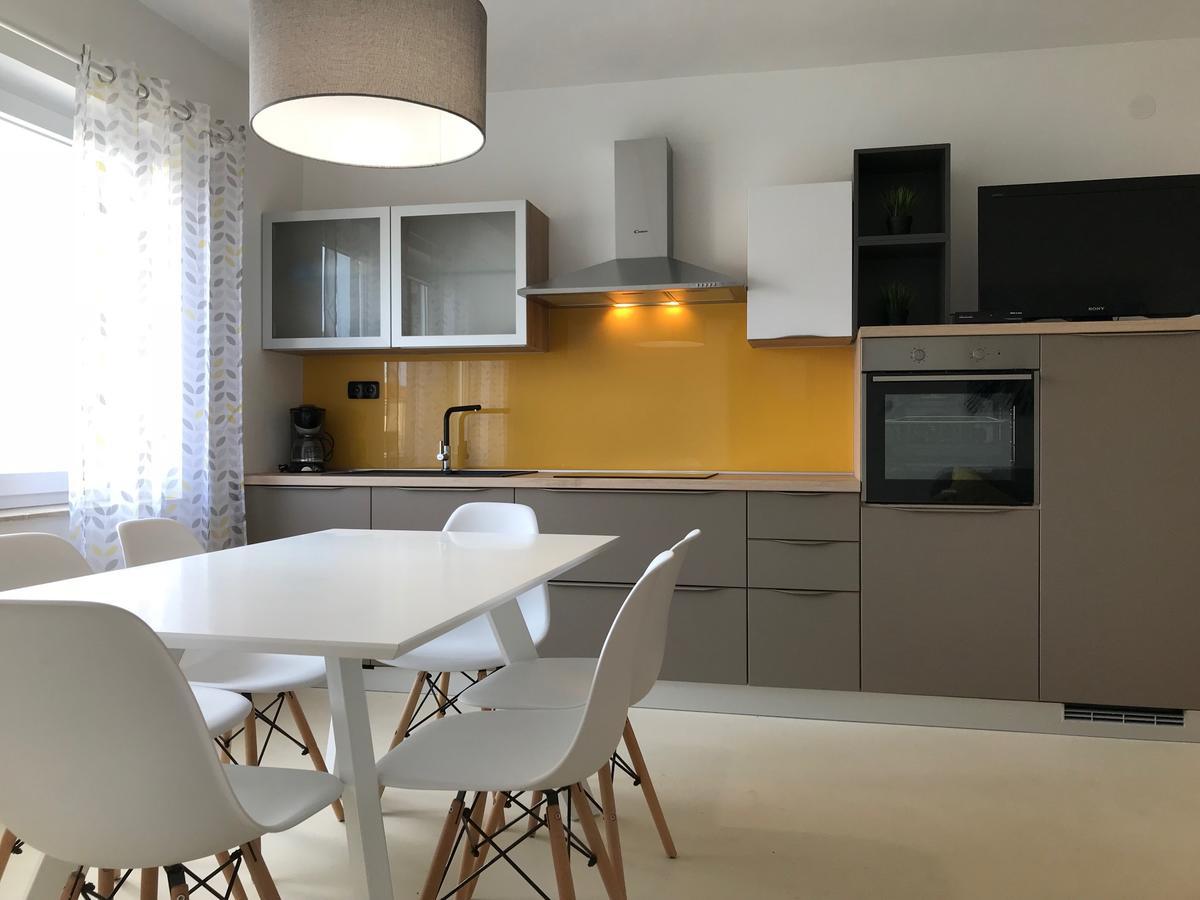 Apartments Renata Pinezići Екстериор снимка